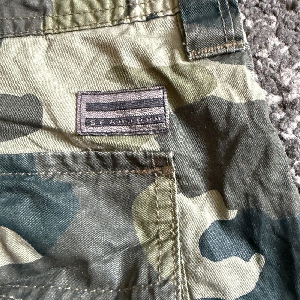 Sean John Green Camouflage Cargo Pants- Size 42 - Picture 8 of 11